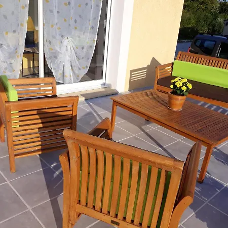 Prázdninový dům Maison Charmante Avec Jardin Et Terrasse A Pujaut